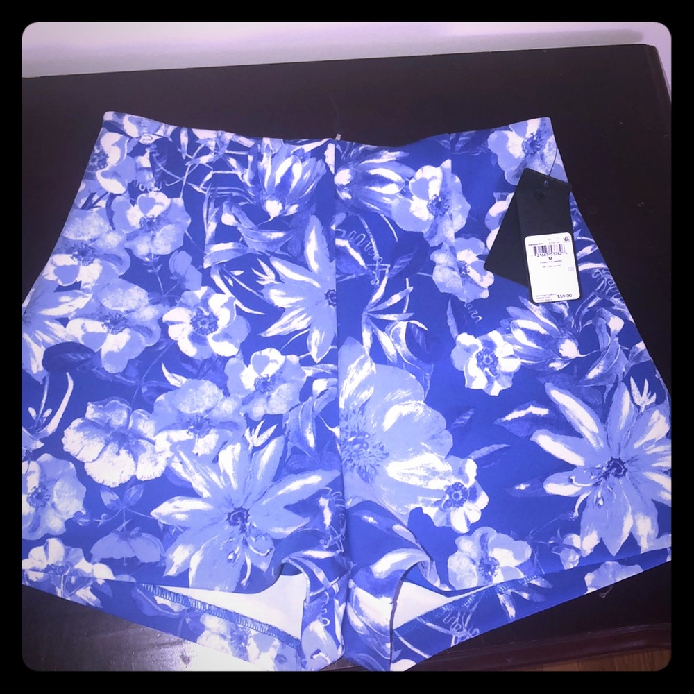 Beautiful floral high waisted shorts 😁